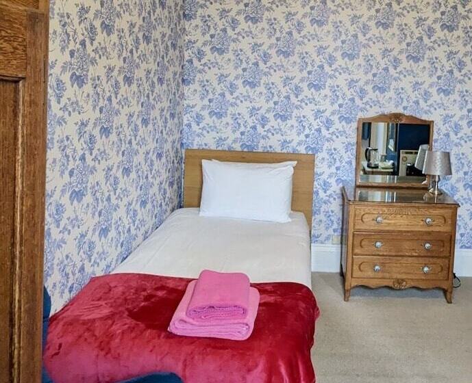 اتاق استاندارد یک نفره, Eliza House