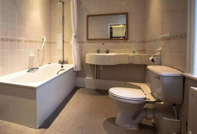 ファミリールーム, The Savoy Hotel Adults Only