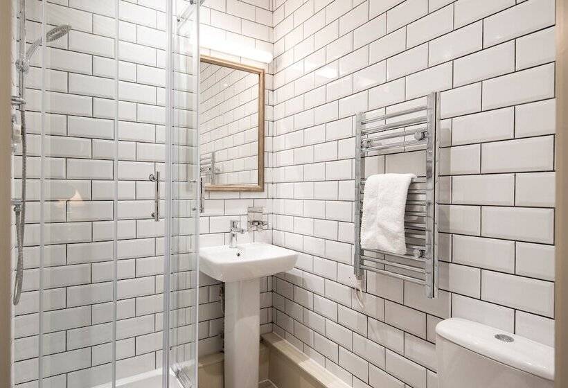 غرفة عائلية, The Ambleside Inn   The Inn Collection Group