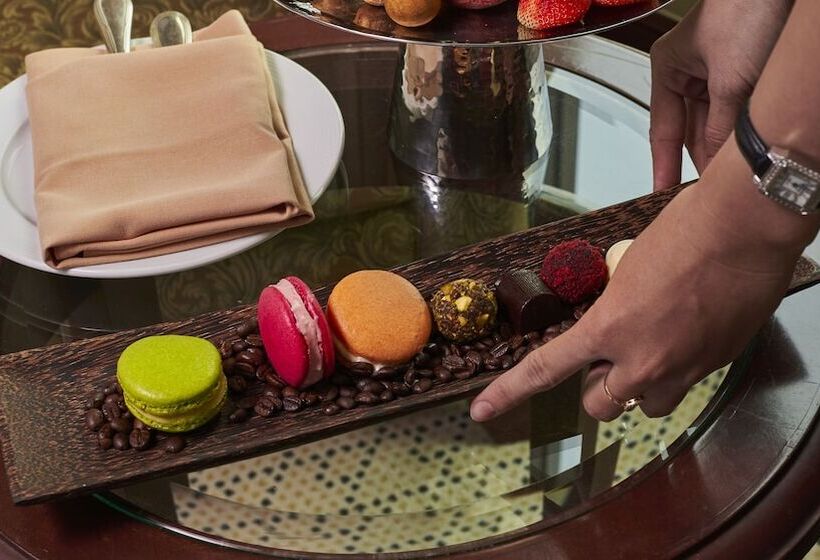 חדר קלאב, The Great Duke Phnom Penh