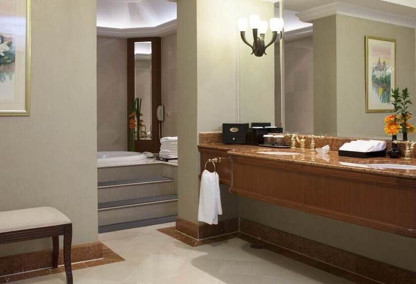 סוויטה מלכותית, The Great Duke Phnom Penh