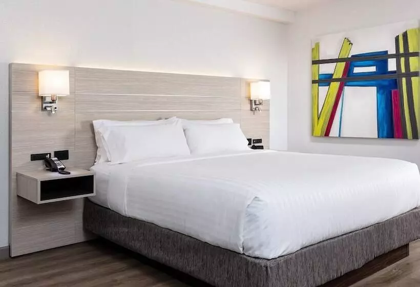 سوییت, Holiday Inn Express Quebec City Sainte Foy, An Ihg