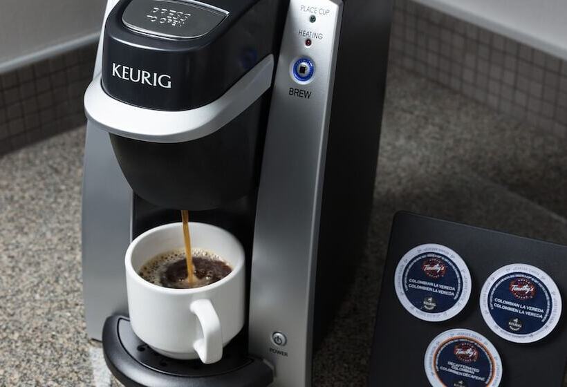 سوییت, Holiday Inn Express Quebec City Sainte Foy, An Ihg