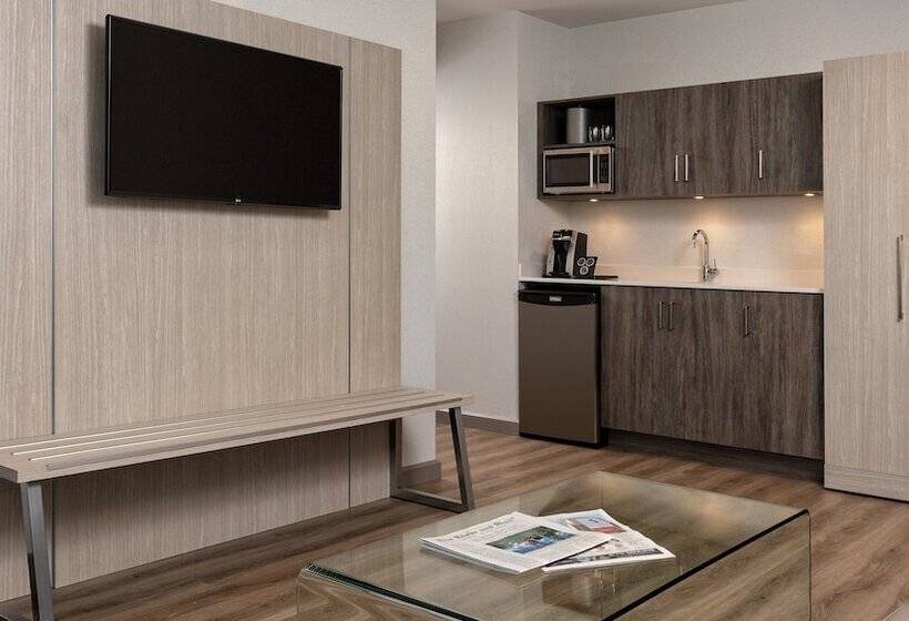 سوییت, Holiday Inn Express Quebec City Sainte Foy, An Ihg