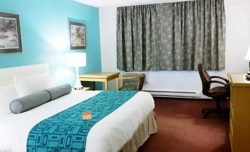 キングサイズベッドのスタンダードルーム, Howard Johnson By Wyndham Fort St. John