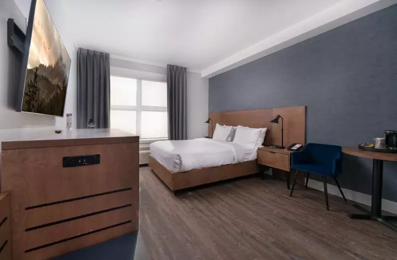 اتاق استاندارد با تخت بزرگ, Prestige Kamloops