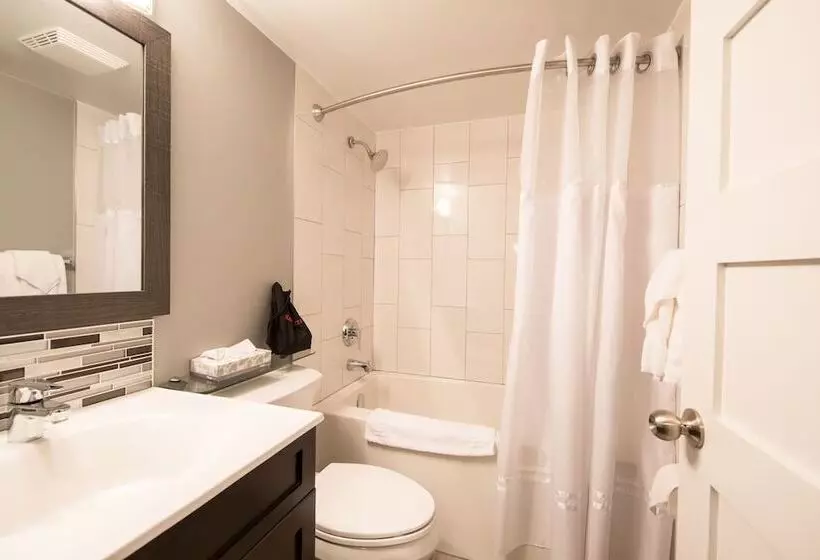 سوییت سوپریور, Prestige Oceanview Hotel Prince Rupert