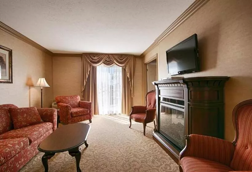 キングサイズベッドのスイートルーム, Surestay Plus Hotel By Best Western Kincardine