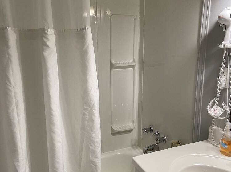 Номер Deluxe, Monashee Lodge