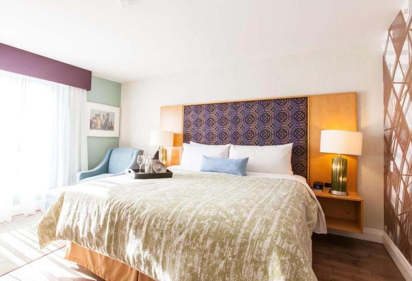 Номер Стандарт Кровать Кинг Адаптированный для Инвалидов, Best Western Premier Toronto Airport Carlingview