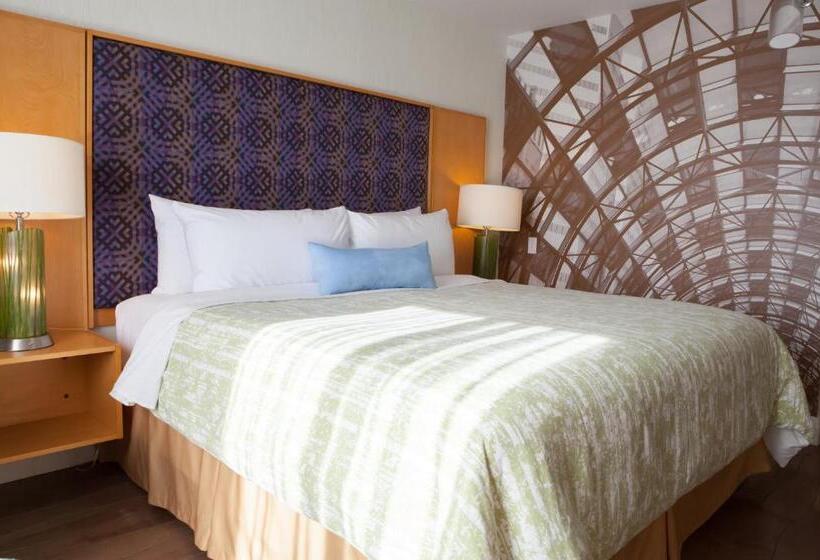 Номер Стандарт Кровать Кинг Адаптированный для Инвалидов, Best Western Premier Toronto Airport Carlingview