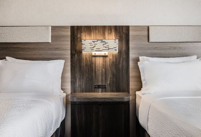 ２ダブルベッドのスタンダードルーム, Holiday Inn Express Toronto North York, An Ihg