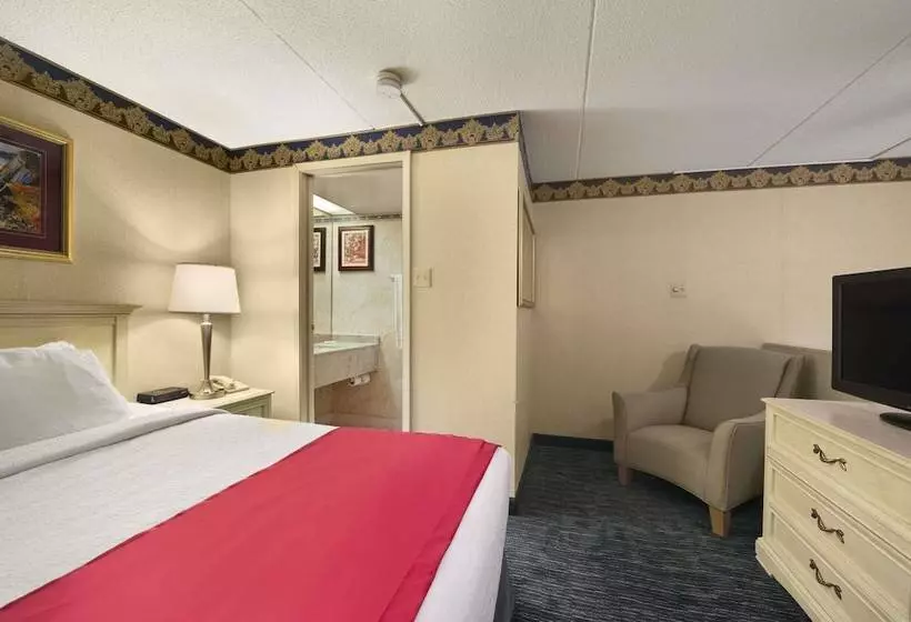 スイート, Ramada By Wyndham Trenton