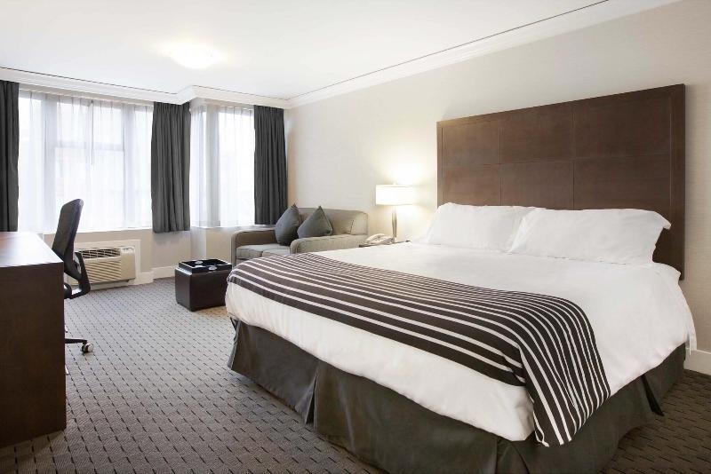 キングサイズベッドのスイートルーム, Sandman Hotel Vancouver Downtown