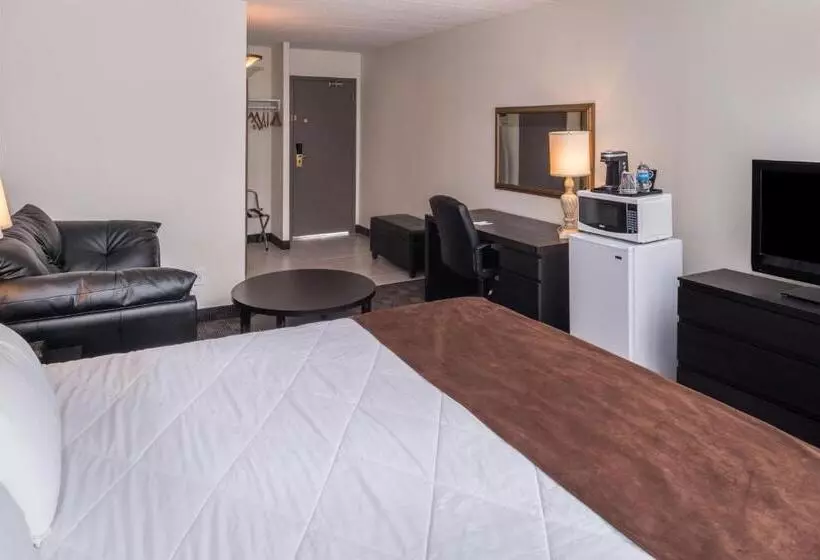 キングサイズベッドのデラックスルーム, Days Inn By Wyndham Sudbury & Conference Centre
