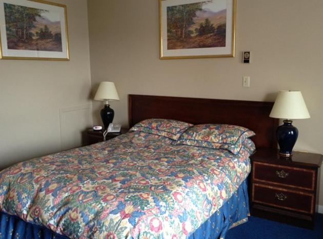 标准间, Lotus Motel