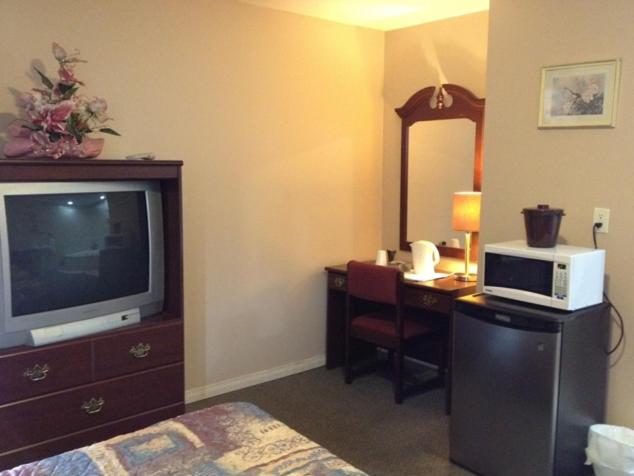 带大床的标准间, Lotus Motel