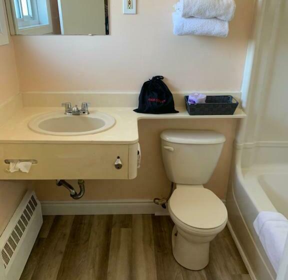 חדר סטנדרט, Rogers Motel