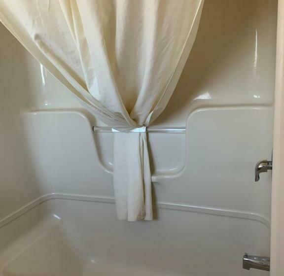 חדר סטנדרט, Rogers Motel