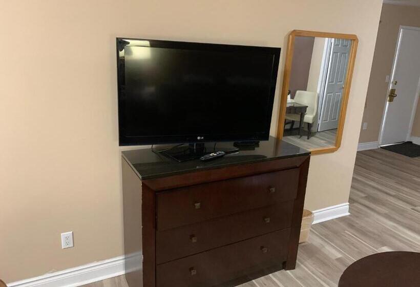 סוויטת סופריור, Rogers Motel