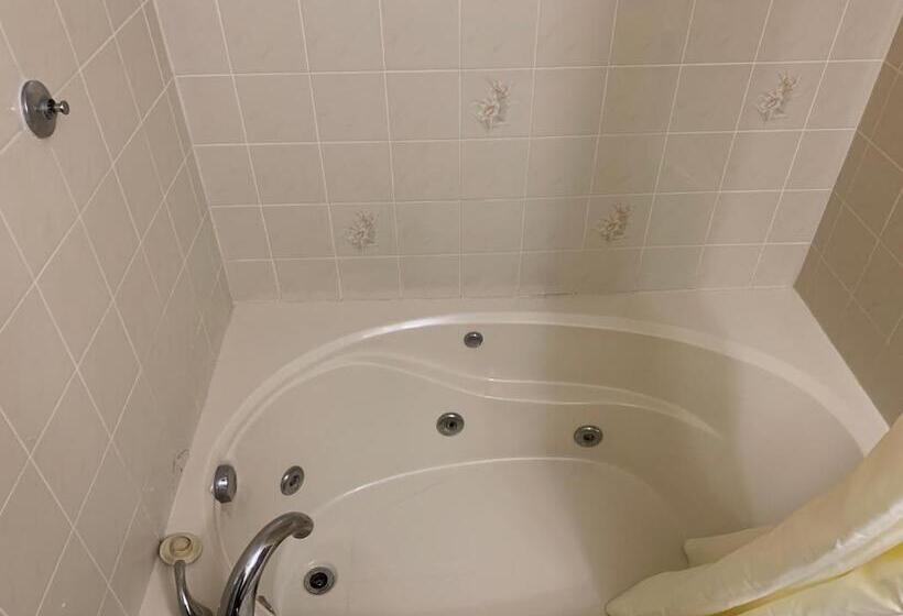 סוויטת סופריור, Rogers Motel