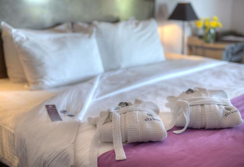 جناح, Alta Las Palomas