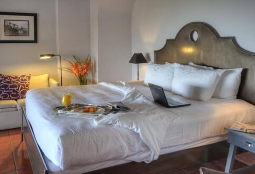 جناح, Alta Las Palomas