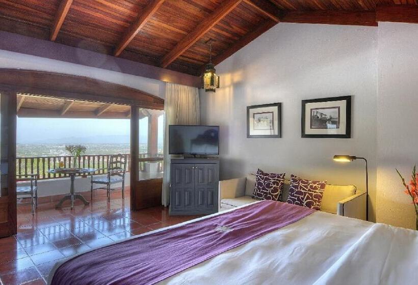 جناح, Alta Las Palomas