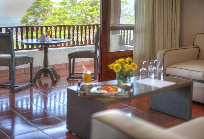 جناح, Alta Las Palomas