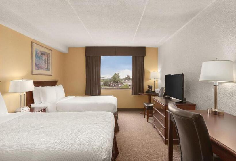 חדר סטנדרט שתי מיטות זוגיות, Days Inn By Wyndham Fallsview