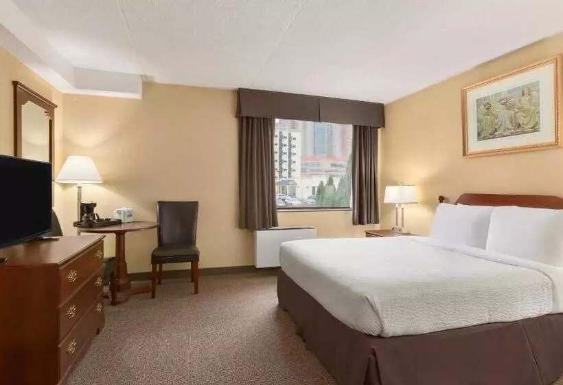 Standard-huone King-vuode, Days Inn By Wyndham Fallsview