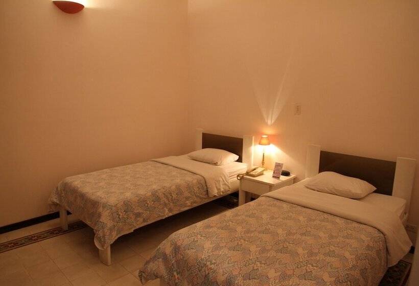 스탠다드 룸, Fleur De Lys