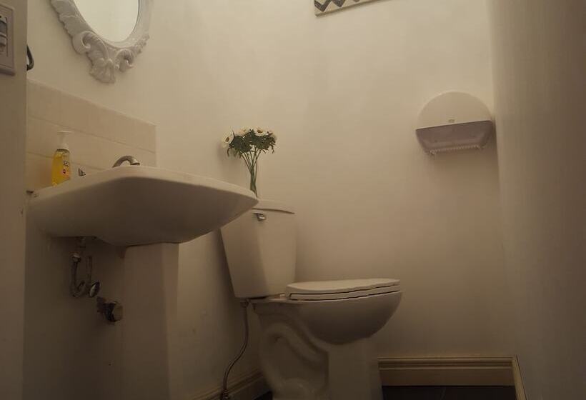 수피리어 룸, Fleur De Lys