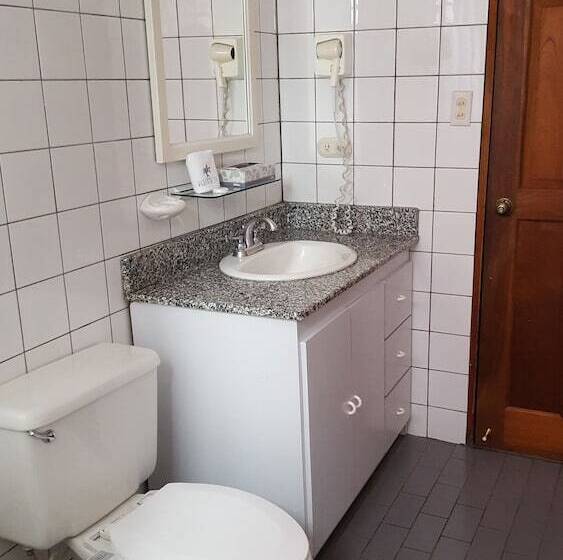 수피리어 룸, Fleur De Lys