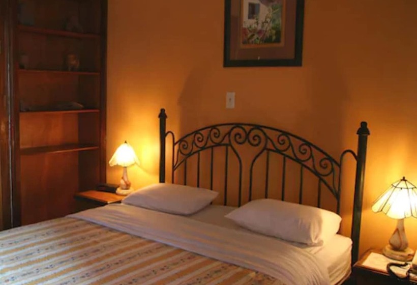 수피리어 룸, Fleur De Lys