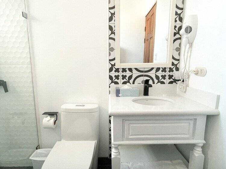 수피리어 룸, Fleur De Lys