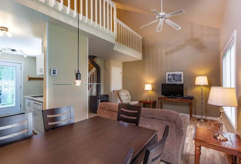 2ベッドルームアパートメント, Hebergement Montsteanne Condos