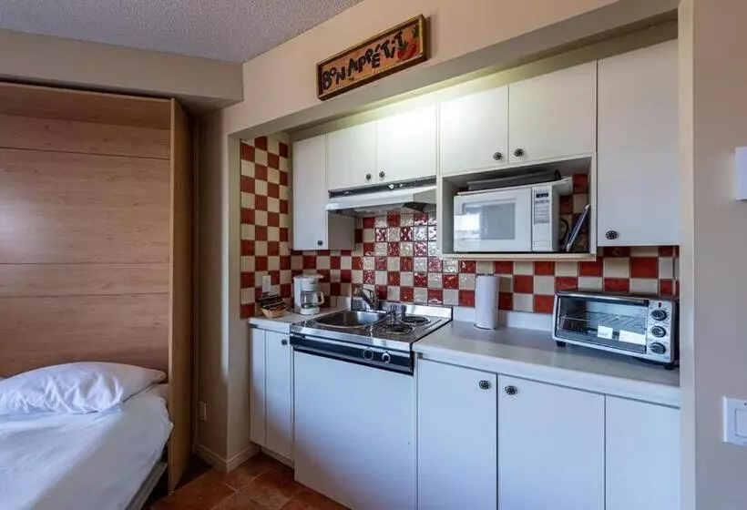 Standard-studio, Hebergement Montsteanne Condos