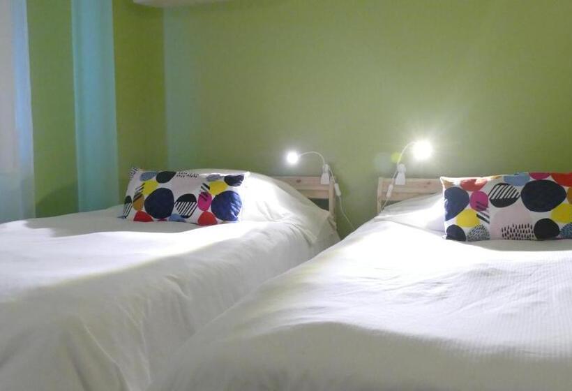 2ベッドルームアパートメント, Hebergement Montsteanne Condos