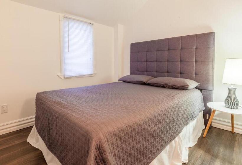 2ベッドルームアパートメント, Hebergement Montsteanne Condos