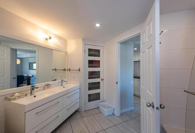 2ベッドルームアパートメント, Hebergement Montsteanne Condos