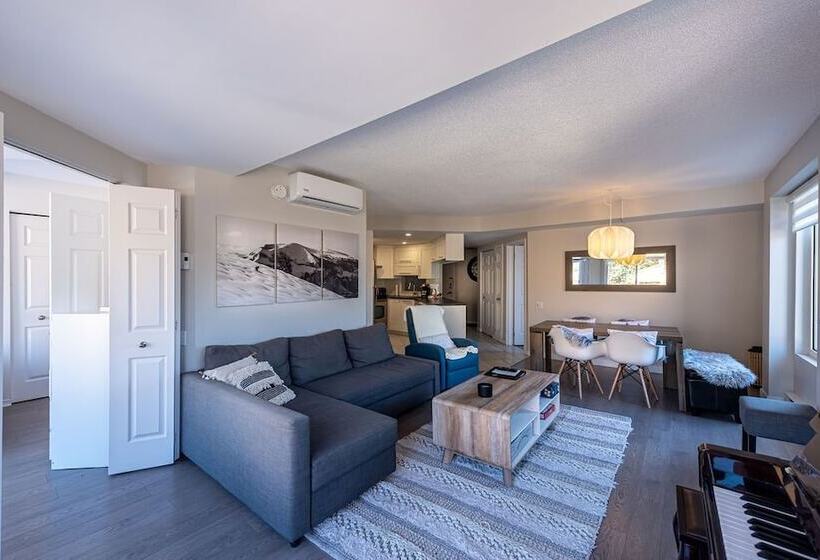 2ベッドルームアパートメント, Hebergement Montsteanne Condos