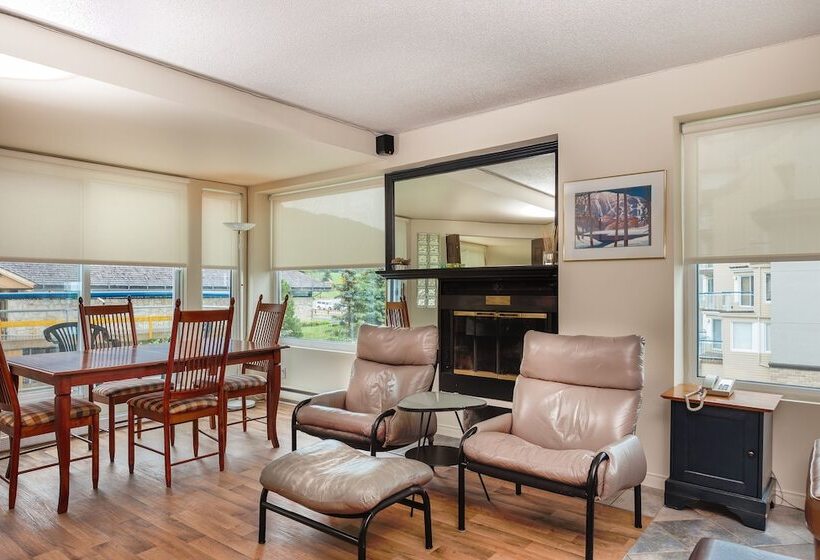 2ベッドルームアパートメント, Hebergement Montsteanne Condos