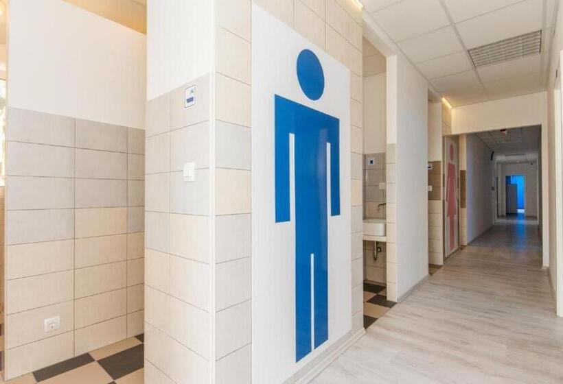 Łóżko we Wspólnym Pokoju, Hostel Petra Marina