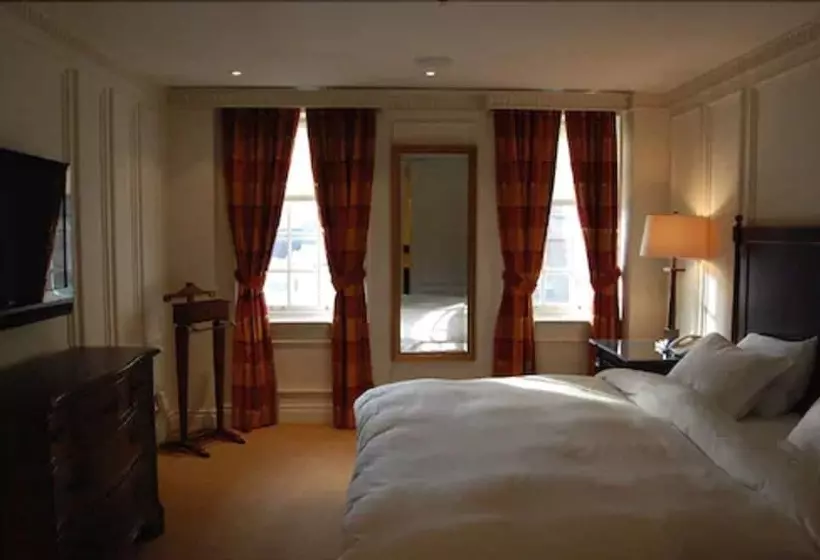 سوئیت 2 خوابه, Windsor Arms