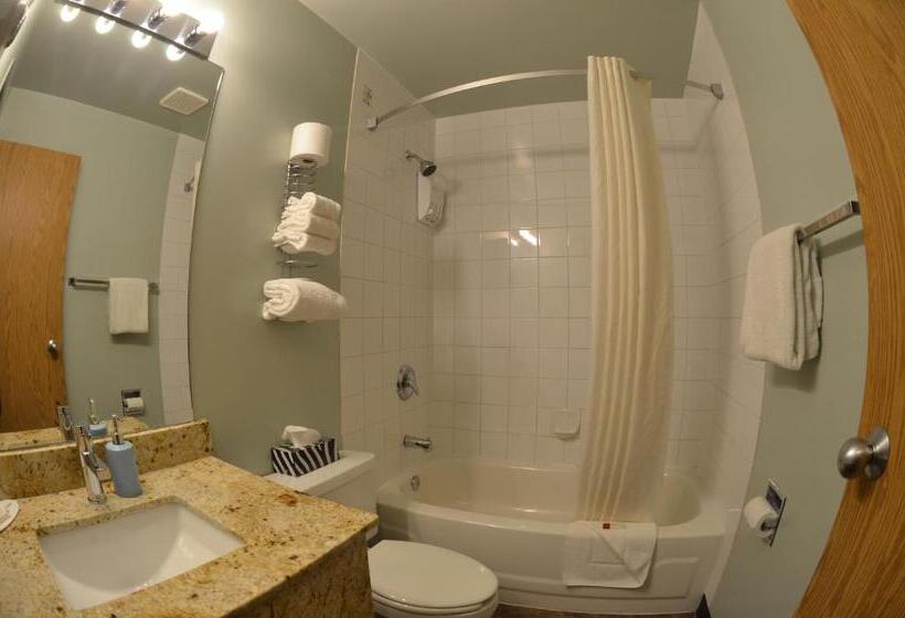 Zemin Kat Standart Oda, Super 8 By Wyndham Taber Ab