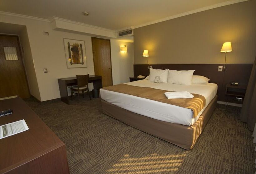 חדר משפחתי, Director Vitacura