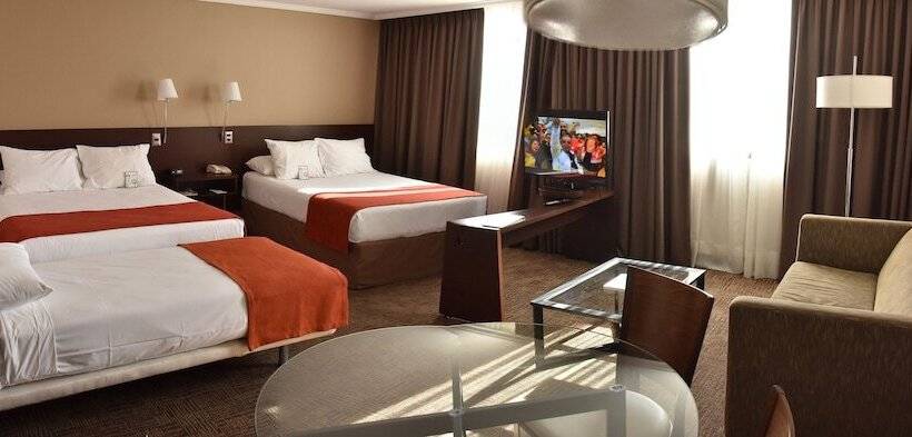 חדר סטנדרט לשלושה, Director Vitacura