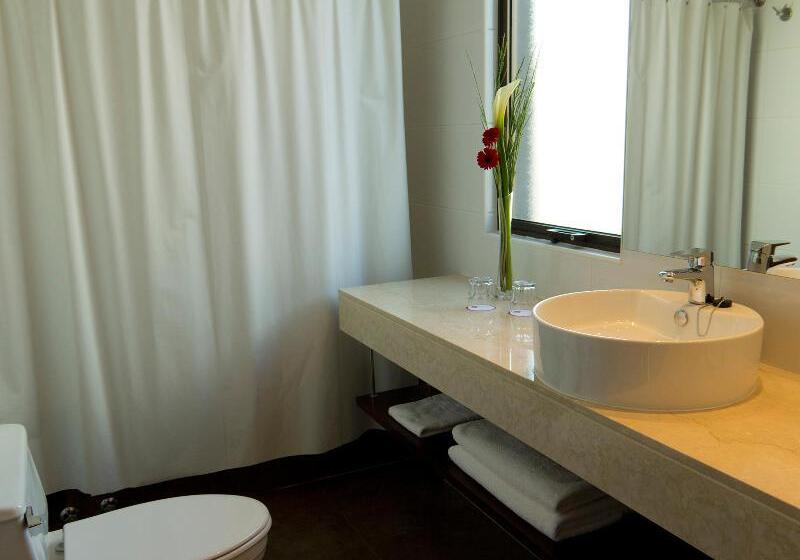 חדר משפחתי, Director Vitacura