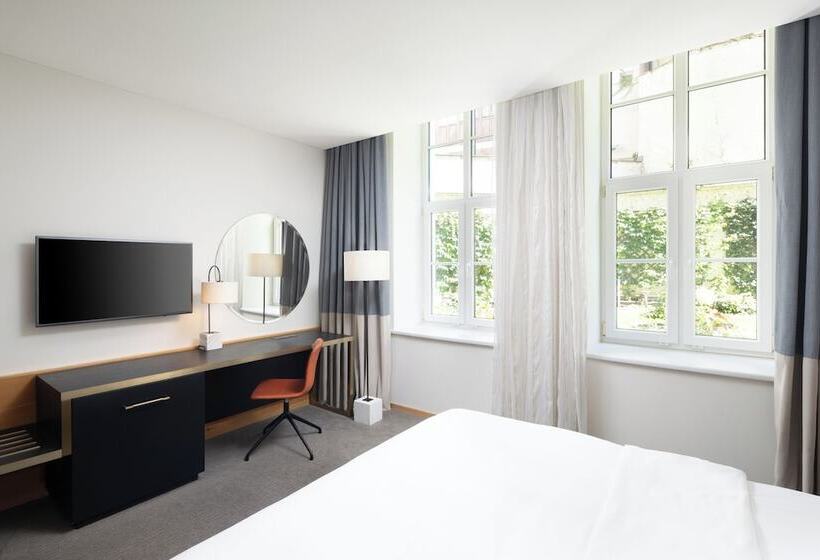 اتاق استاندارد با چشم‌انداز باغ, K+k Hotel Fenix